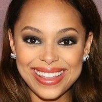 Amber Stevens West Nahé