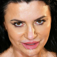 Ania Kinski Nahé
