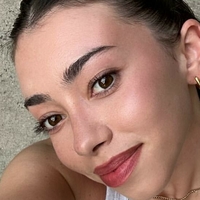 BaileeHenderson Nahé