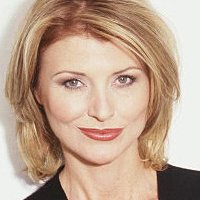 Beth Broderick Nahé