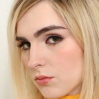 Ella Hollywood Nahé