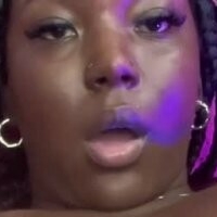 HollyBomb Nahé