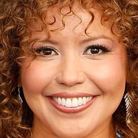 Justina Machado Nahé