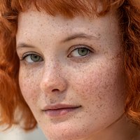 Kacy Hill Nahé