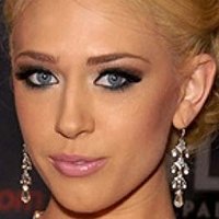 Kagney Linn Karter Nahé