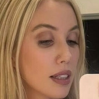 Laura Clery Nahé