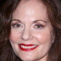 Lesley Ann Warren Nahé