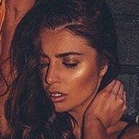 scarletbouvier Nahé