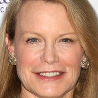 Shelley Hack Nahé