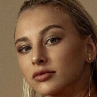 Stephanie Belovukovic Nahé