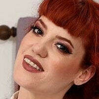 Zoe Blake Nahé