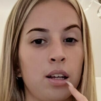 zoelushmodell Nahé